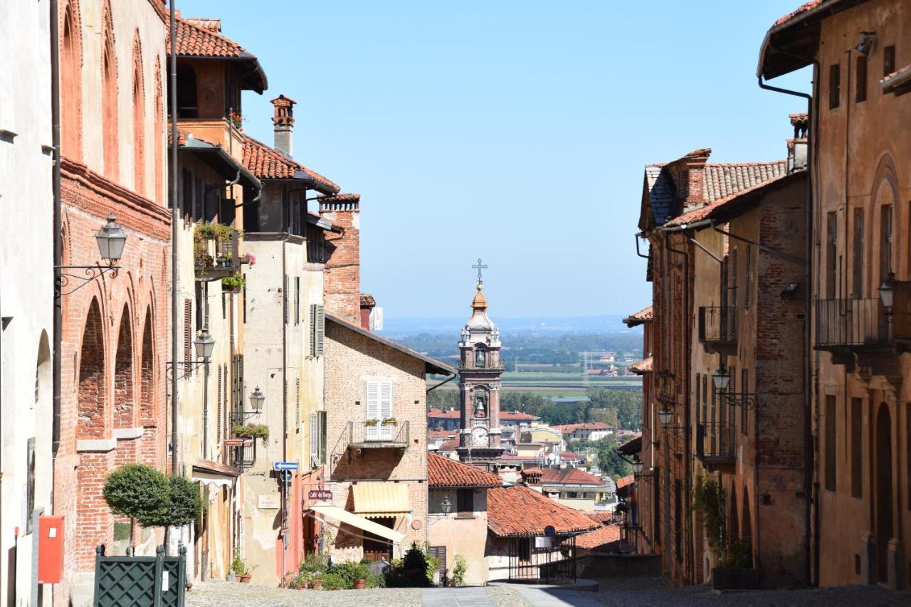 Saluzzo Historic Center Apartment Exterior foto