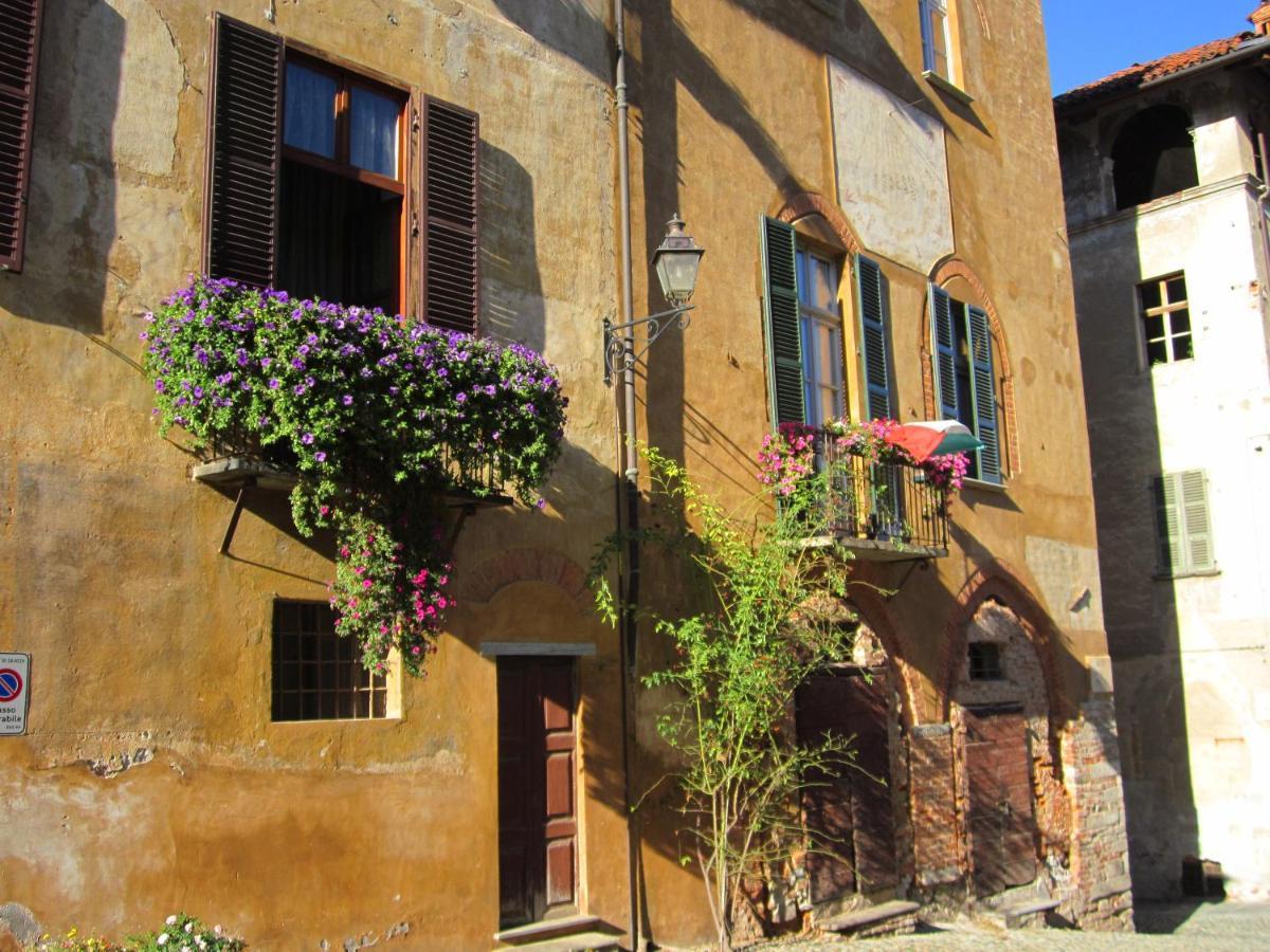 Saluzzo Historic Center Apartment Exterior foto