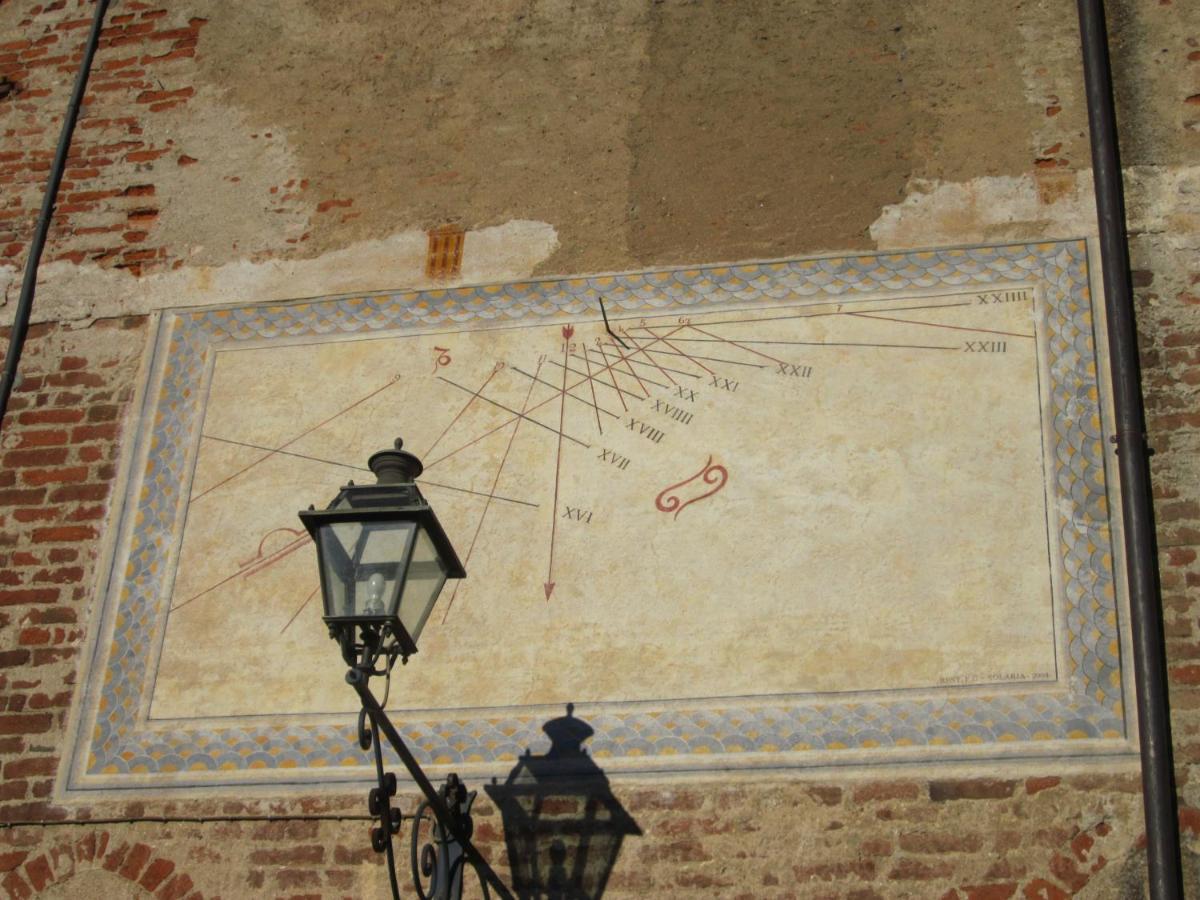 Saluzzo Historic Center Apartment Exterior foto
